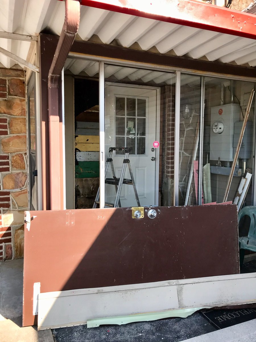 CourtMotor's tweet image. Work begins on the 1929 Shell gas station. We won’t be pumping gas out front but we’ll have a room (sleeps 4-5) if you fancy a night in an old gas station. Fill ‘Er Up! #Route66Life, #Route66