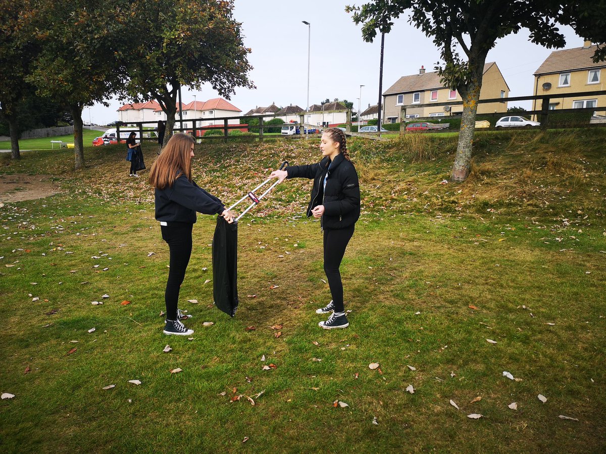 Litter picking was not due to be on the curriculum in Core P.E, but these responsible S5's took it upon themselves to make sure we all have a school we can be proud of! Well Done Girls!  #responsiblecitizens #binit #leavenotrace @LossieHigh <a href="/LhsWellbeing/">Lossie High Health and Wellbeing</a>