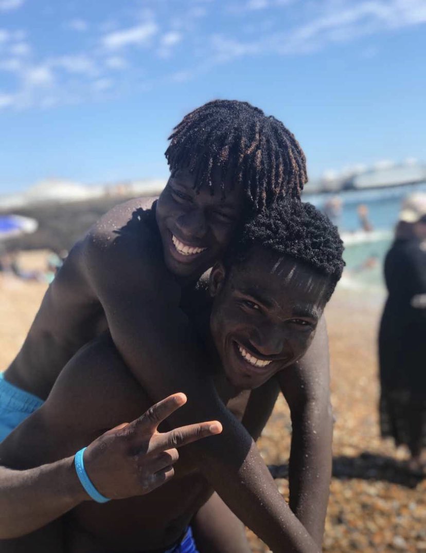 Shuffle_Select tweet media