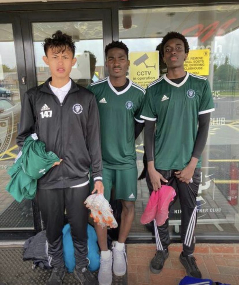 Shuffle_Select tweet media