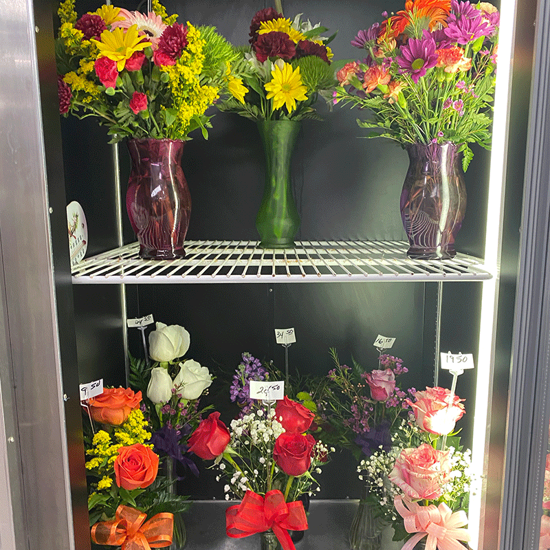 CCMHFoundation's tweet image. Fresh Flowers and cards are ready for purchase! Stop by and pick a card with a sweet message to send to a patient. 

#CCMHFoundation #FreshFlowers