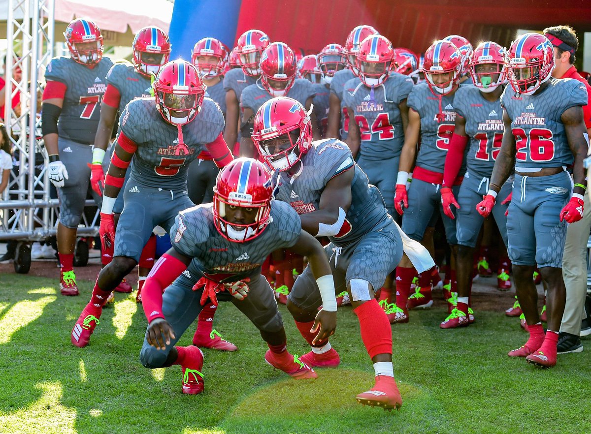 LjHewitt's tweet photo. Blessed to receive an offer from Florida Atlantic university🤩@CoachTaggart @CoachWoodie @BRIANWAITERS7 @speedline04 https://t.co/jpAPIItvRU
