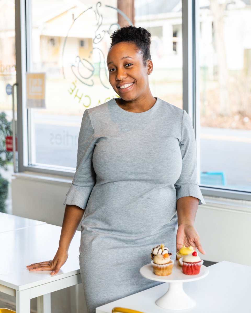 endulgers's tweet photo. Each sweet treat from us comes with even sweeter service. We'd love to show you what Endulge Cupcake Boutique is all about. https://t.co/gYfSYwuWvC