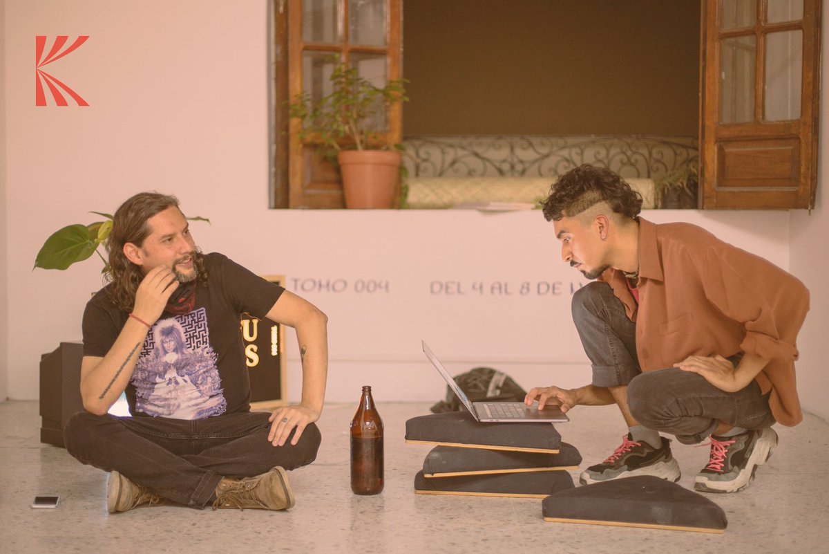 Tramite_Buro's tweet photo. Hace un par de semanas abrimos el TOMO 004 con el primer #refugiodigital curado por @HWarpola, platicó con
el poeta y artista visual @sammtza y armaron un set de video
Visita nuestro GARAGE #Querétaro en #KokoroCafé del 10 de sep al 30 de nov
#Refugios ※
#BuróDeColeccionistas https://t.co/PWQQcv5IE8