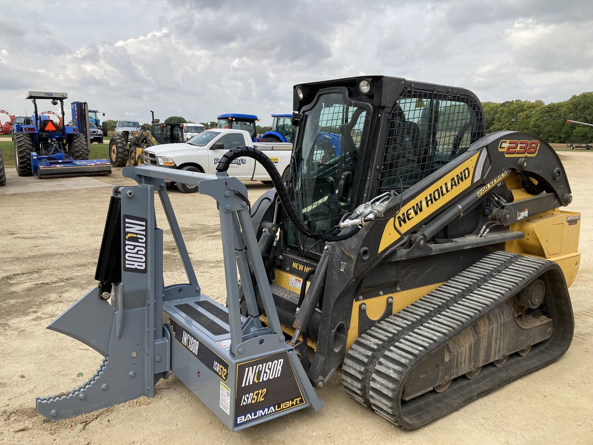 The #baumalight Incisor!  This thing is wicked!  Rotating jaw cuts 12” trees vertically or horizontal.  See it in action: baumalight.com/incisor/en/isr…  Get one @peabudysnorth <a href="/Peabudys/">Peabudy’s Inc</a>