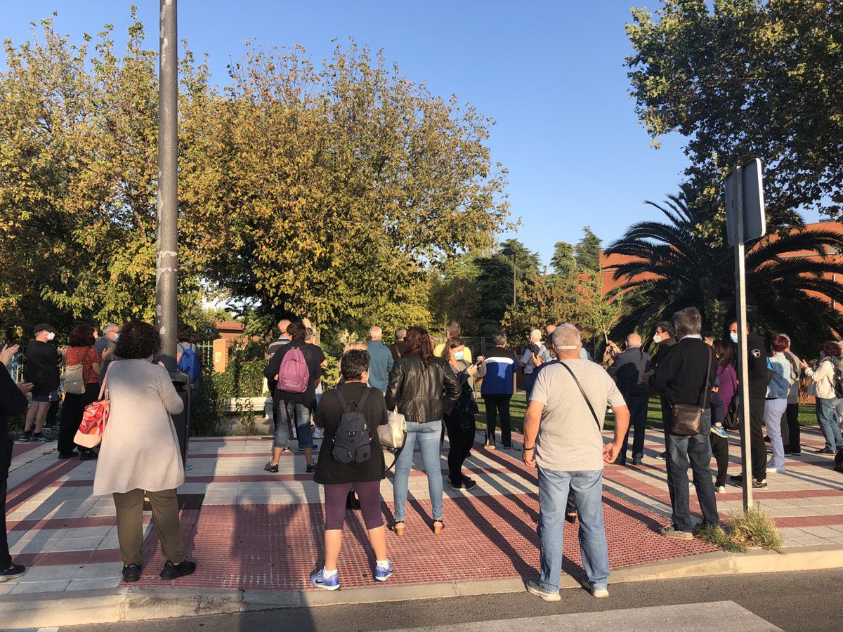 VaneLillo's tweet photo. #Getafe se levanta por una sanidad pública con los recursos necesarios para hacer frente a #COVIDー19 en las mejores condiciones.
#DignidaddelSur #CSElGreco https://t.co/tzrqIeXdqN