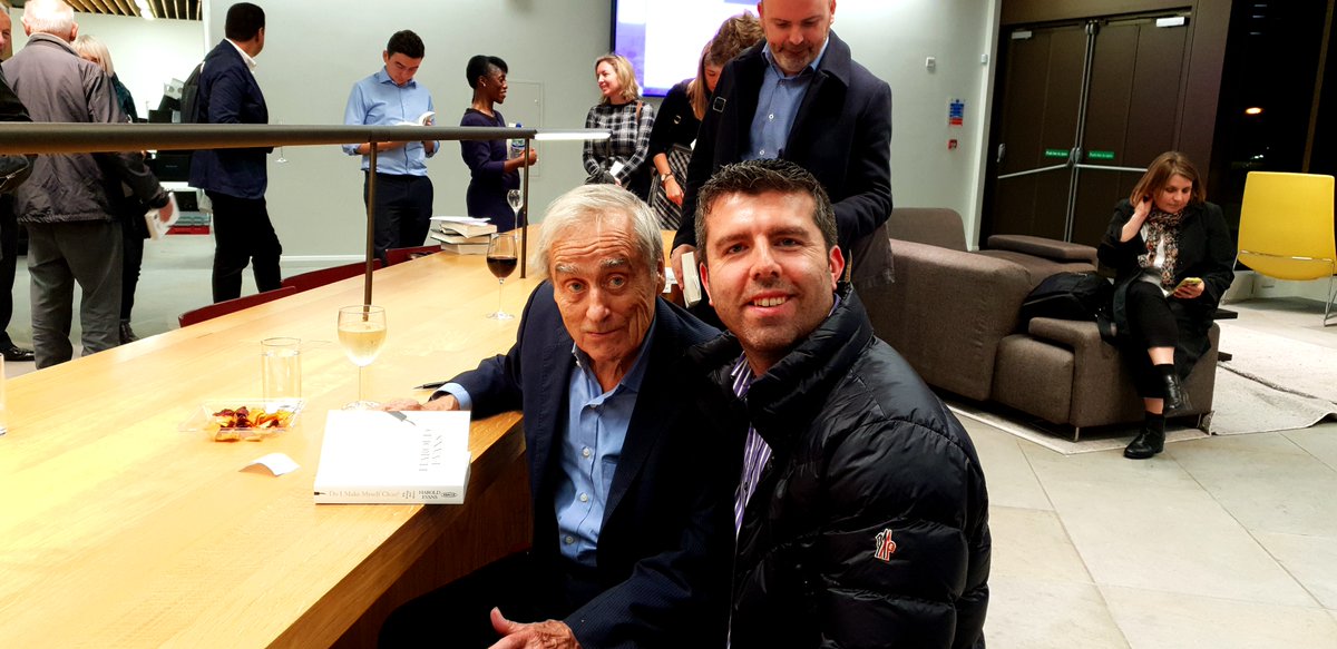 journo_1979's tweet photo. Deeply saddened at the death of the legendary editor Sir Harold Evans. Had the honour of meeting him in Oct 2018 during his talk @CityUniLondon His wise words restored my faith in journalism and I will treasure the signed copy of his Do I Make Myself Clear? book. RIP Harry https://t.co/U0MOABjKYU