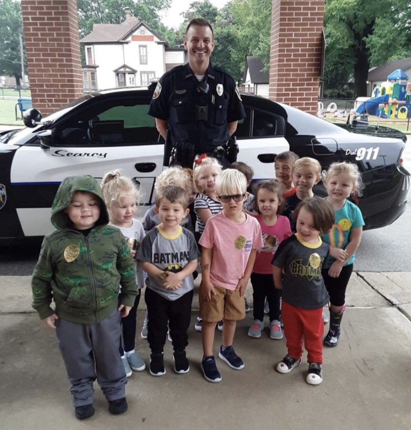 SearcyPD's tweet photo. Officer Mosher at United Methodist Church as part of their community helpers week. 💯🚓🇺🇸 https://t.co/yKz6ufP3BO
