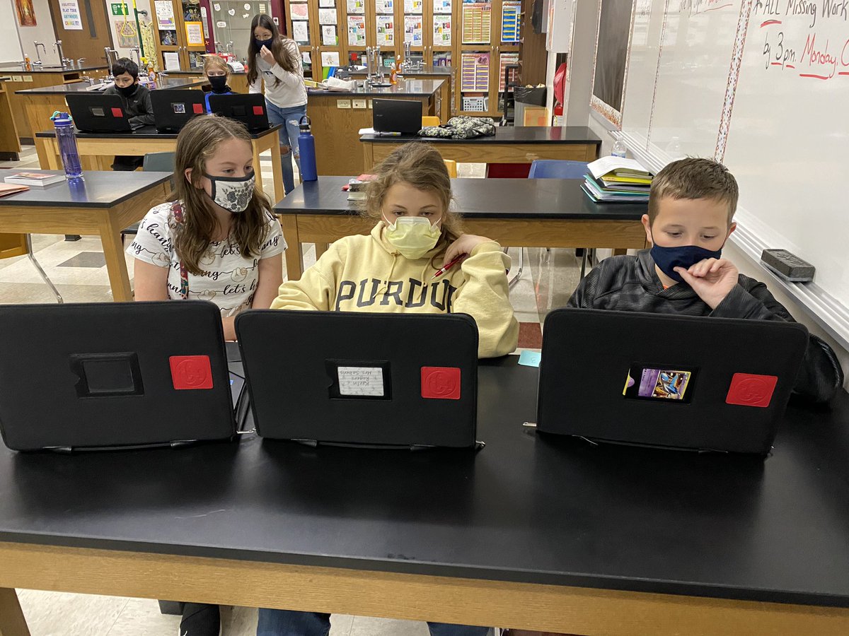 MHeimScience's tweet photo. 7th grade Science Period 6 getting ready for tomorrow’s test!! #HeimCPScience7 https://t.co/njSoarQiPJ