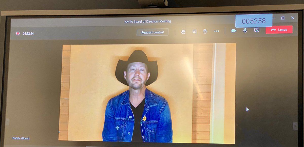 Discussing opportunities for the transportation industry in #alberta to collaborate w/ #notinmycity movement targeting human trafficking - thx to @paulbrandt & team for presenting @ the @AMTA_ca Board meeting @jkenney @RicMcIver @KayceeMaduYEG @brad_rutherford @AmtaNash @DMMcFee
