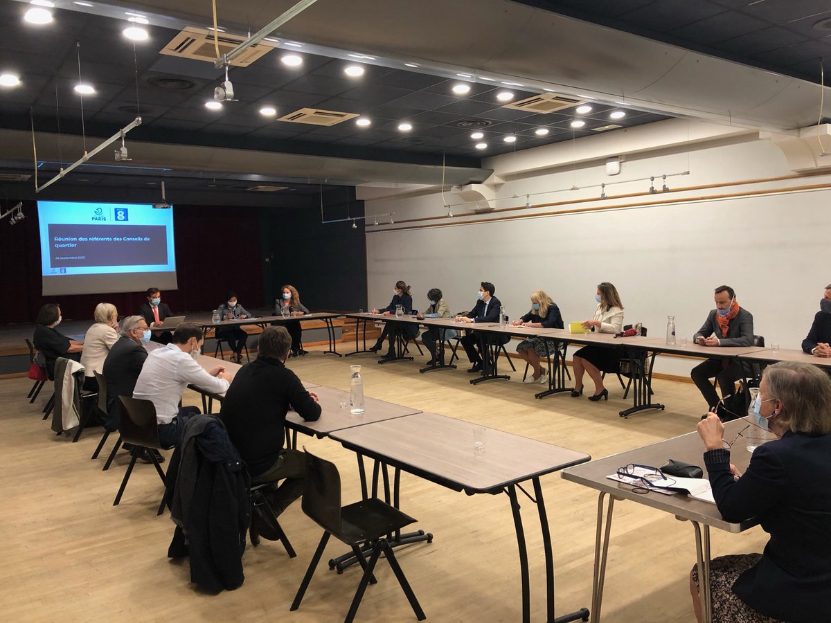 Mairie08Paris's tweet photo. VIE LOCALE 🏠 #reunion des référents des 7 #conseilsdequarier du 8e, avec @jdHAUTESERRE et sa nouvelle équipe, ainsi que le vice-procureur dédié à l’arrondissement.
￼￼
🔑 La connaissance du terrain et la proximité au cœur de l’action￼ municipale. https://t.co/LWC9W78gKE