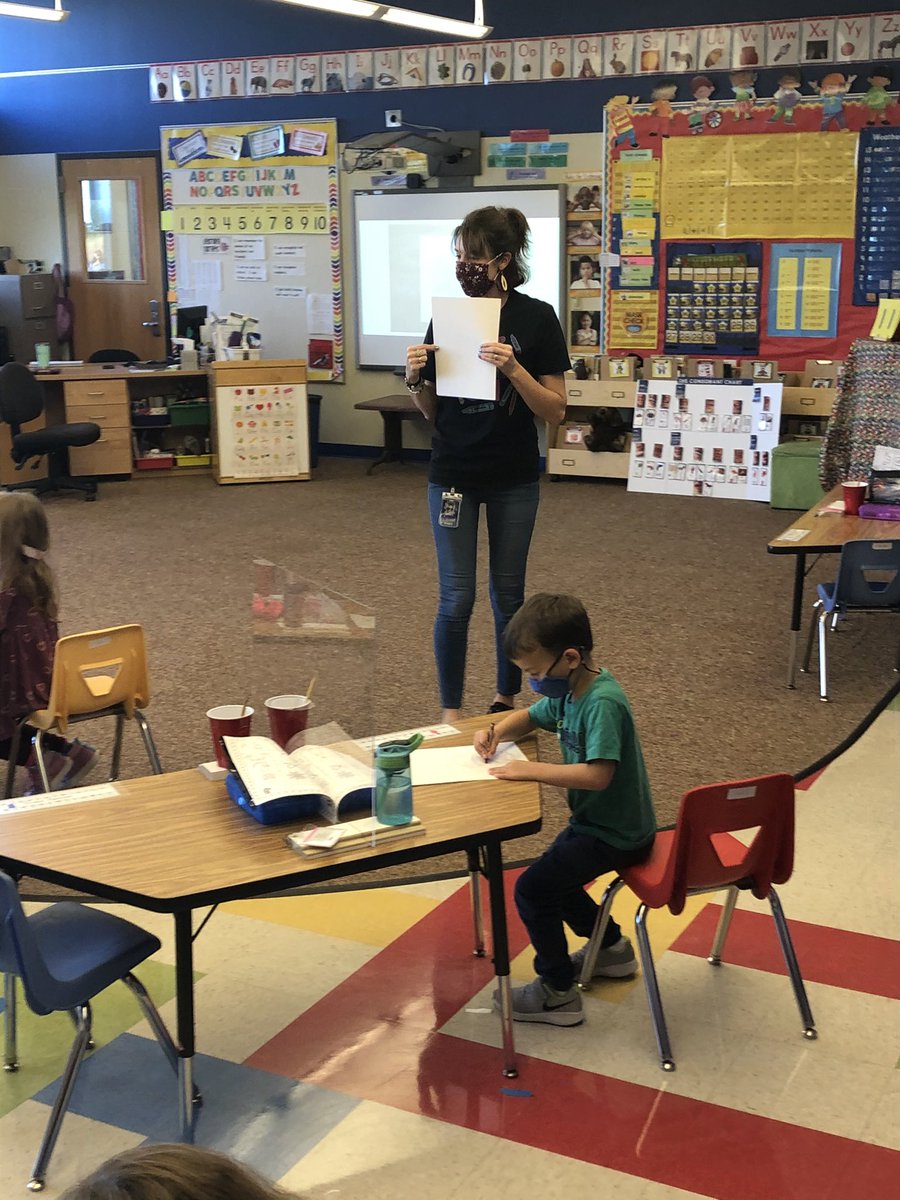 ScottBriske's tweet photo. Our specialist started in classrooms this week!! PE played outside, art started making creative drawings, and media read a story! #Weare832 https://t.co/OdyhEyTkTC