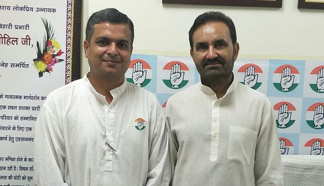 INC_DrNikul's tweet photo. 24/9/2019 ના રોજ ઓલ ઇન્ડિયા કોંગ્રેસ સમિતિ, નવી દિલ્હી ખાતે
હાલ ના રાજ્યસભા સંસદ શ્રી શક્તિસિંહજી ગોહિલ જોડે મુલાકાત કરેલ.
રાજ્યસભા માં ખેડૂત બિલ ઉપર આપણું વક્તવ્ય પ્રેરણા દાયી હતું.
ડો નિકુલ પટેલ,
વોર્ડ 2, વડોદરા મહાનગર સેવા સદન
ભારતીય રાષ્ટ્રીય કોંગ્રેસ.
#VadodaraCityCongress https://t.co/3aLRXkyxXE
