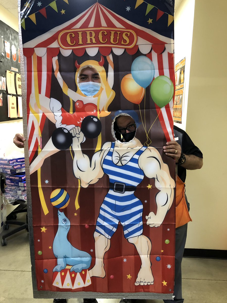 cynthiafileto's tweet photo. I loveee our #store401 today!! Just celebrating our great associates and saying thank you for being soo strong and resilient during this year💪🏼! @JillWoodPMD @misjudes @jacki_mccord @DawnnM4 @BrianDyerthd @TonyTorrez14 @gray_nycole #D130 https://t.co/pVmU2vOfCW