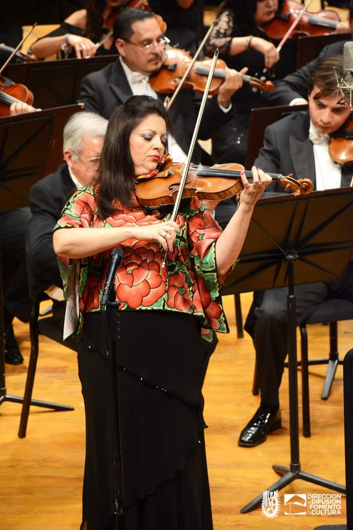 IPN_Cultura's tweet photo. #OSIPNBeethoven250 PROGRAMA 4 de la #OSIPN (Primera Temporada 2019). #EnriqueBARRIOS, Director Artístico. #ErikaDOBOSIEWICZ, violin. https://t.co/NDOSvvrg7Y

#BEETHOVEN / #DVORAK.

🖥🎥 Transmisión de @CanalOnceTV (9 de marzo de 2019).

#ElPoliEsCultura. https://t.co/5fzT2fU6ei