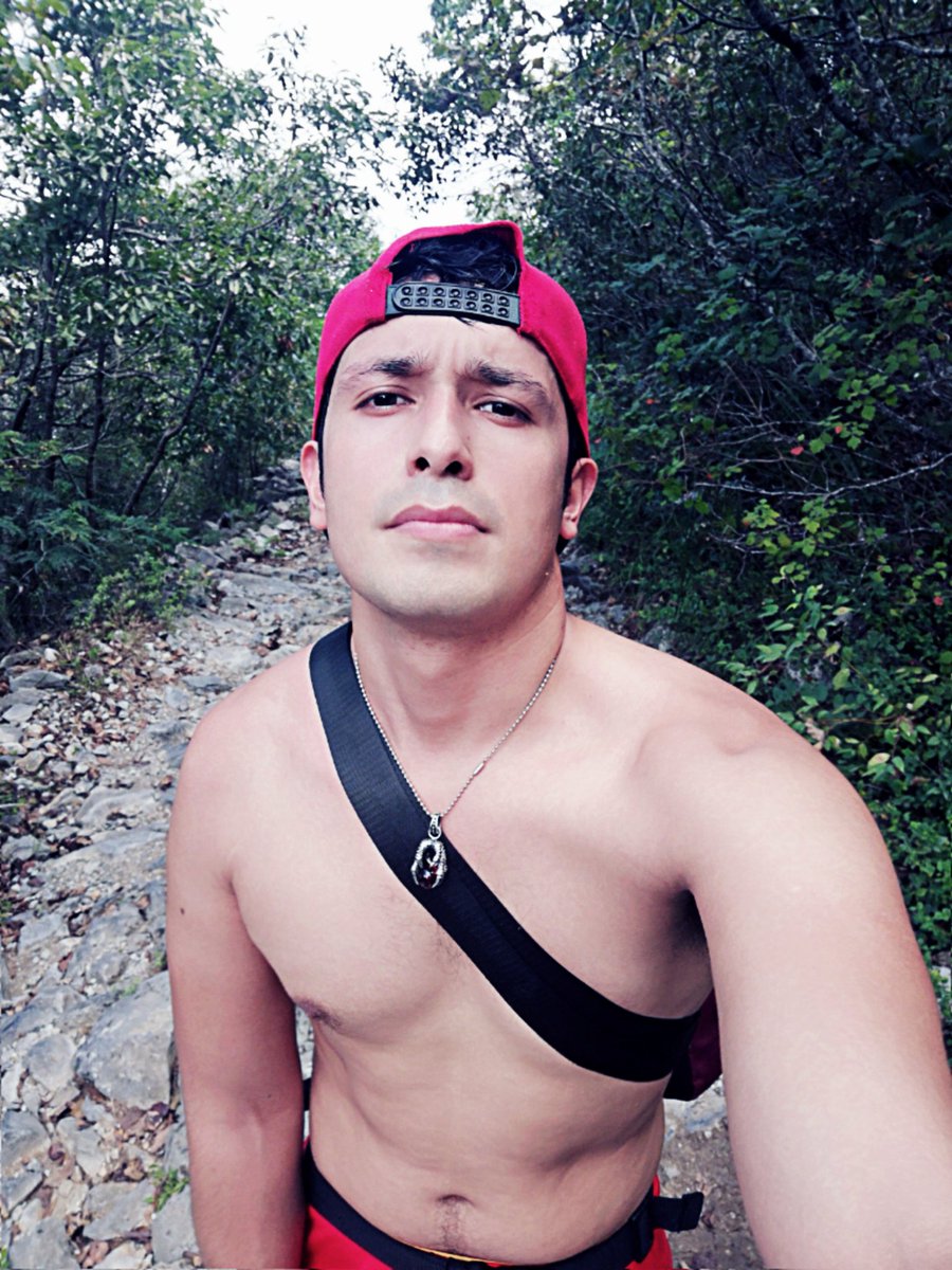 SeanCoronado5's tweet photo. #Jueves d ejercicio en #PicoNorte #CerroDLaSillaMty https://t.co/0TJboe2dj3