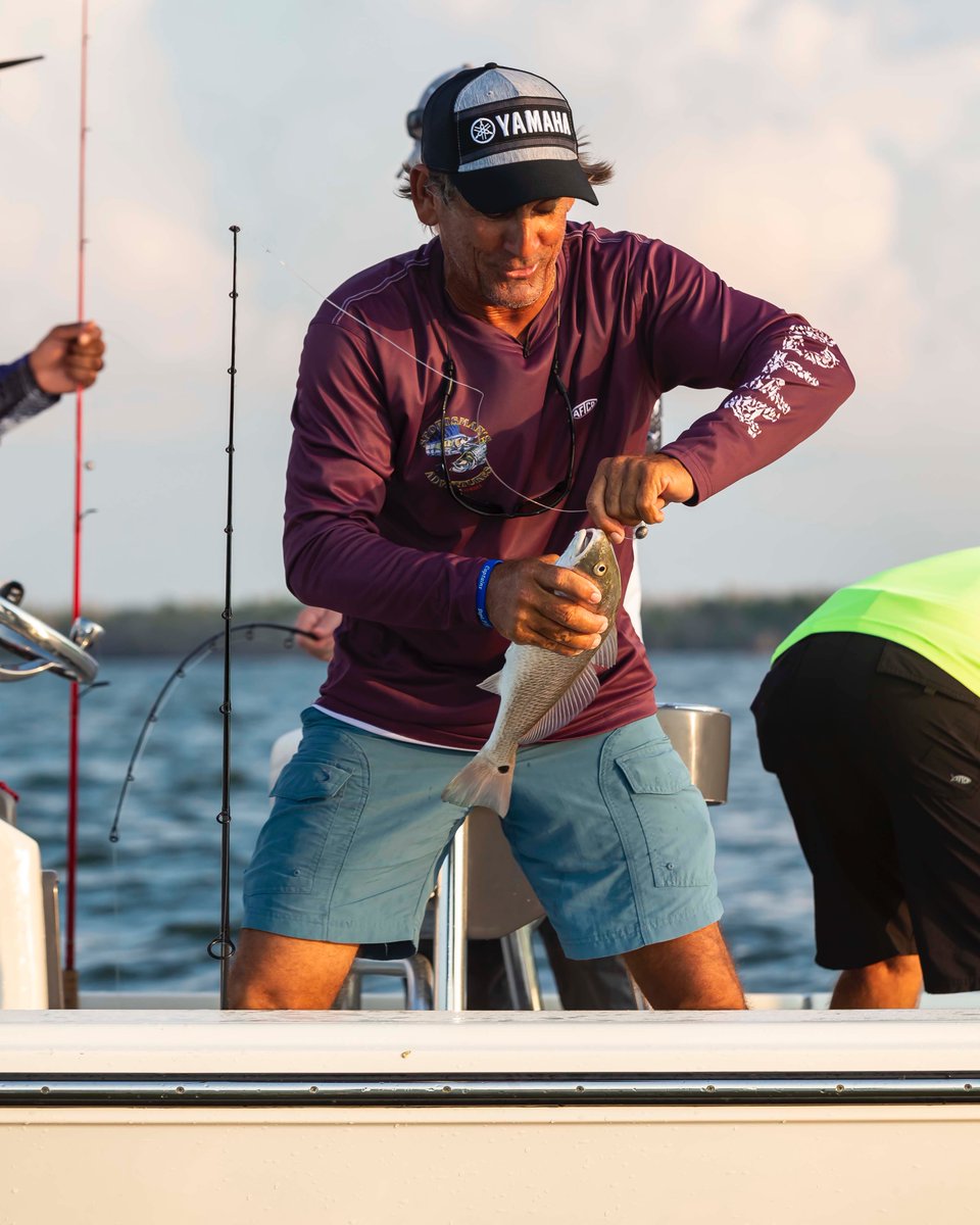 FIFRTV's tweet photo. Let's wish our @BeallsFlorida Southwest Region Capt. Ron Hueston a happy birthday! Catch em' up today Capt. Ron!
.
.
@redfishtour @YamahaOutboards @CostaSunglasses @Power_Pole
.
.
#HappyBirthday #CatchEmUp #Fishing #FixinToFish #Birthday #Outdoors #InshoreFishing #Saltwater https://t.co/zVapNAn53w