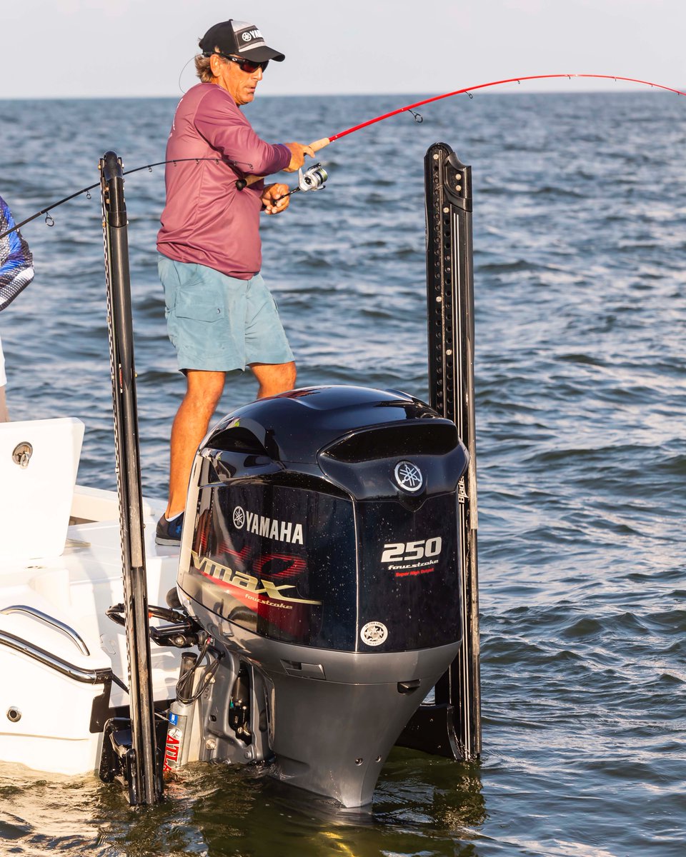 FIFRTV's tweet photo. Let's wish our @BeallsFlorida Southwest Region Capt. Ron Hueston a happy birthday! Catch em' up today Capt. Ron!
.
.
@redfishtour @YamahaOutboards @CostaSunglasses @Power_Pole
.
.
#HappyBirthday #CatchEmUp #Fishing #FixinToFish #Birthday #Outdoors #InshoreFishing #Saltwater https://t.co/zVapNAn53w