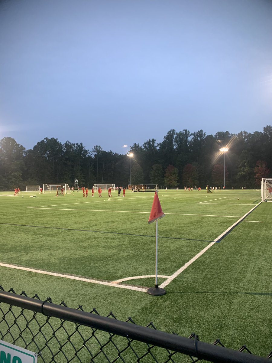 CusickBri's tweet photo. Beautiful night for practice!!! #doublesockingit #mdu #mdu78 https://t.co/rBvG0KiHgB