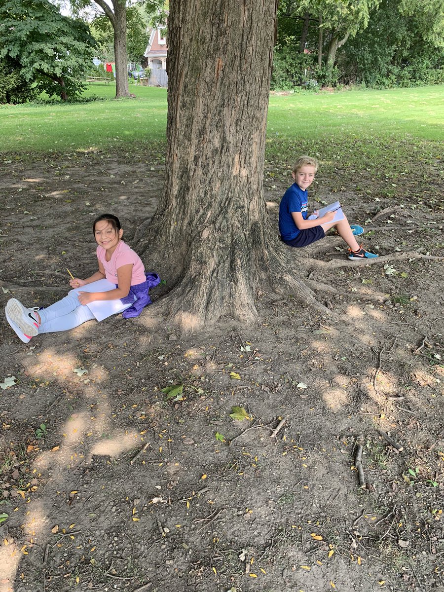 WAS_5thgrade's tweet photo. @MissVahldick 5P was writing outside today, too! 😍 the weather most definitely has been perfect 👌🏼 https://t.co/km2aDOrd1c