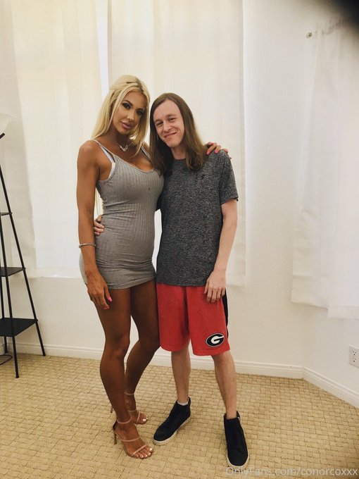 #ThrowbackThursday pic of with this drop dead gorgeous babe @CourtTaylorXXX after a shoot! She is definitely<a href="/tag/throwbackthursday"class="tags">#ThrowbackThursday</a>