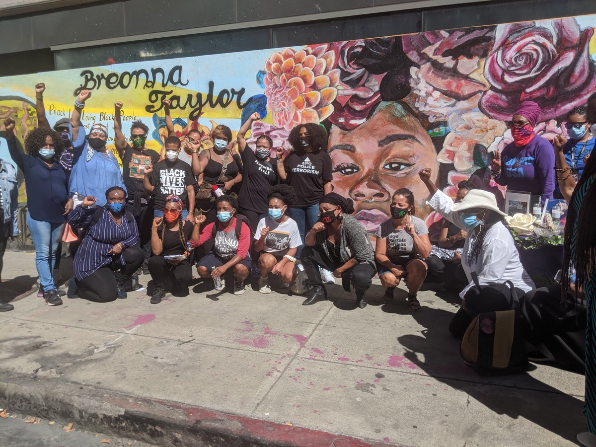 From this am's press conference #OaklandProtest #StopKillingBlackWomenandGirls #JusticeForBreonnaTaylor #JusticeforKaylaMoore  Black women gathered at the Breonna Taylor mural 15th & Broadway
#StopKillingUs #BlackWomenMatter #BlackGirlsMatter #BlackLivesMatter #BlackPowerMatters