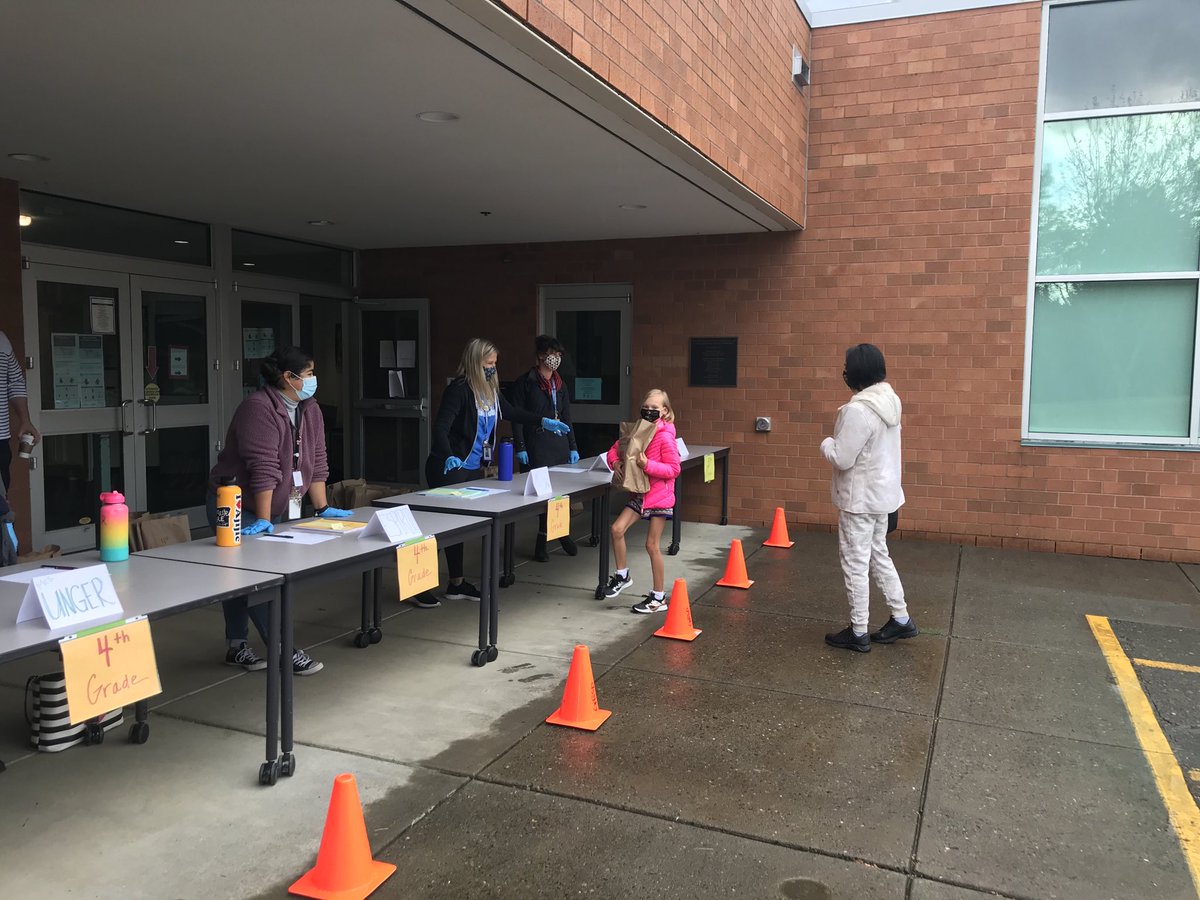 Hall_Elementary's tweet photo. Calling all 4th &amp; 5th grade Hedgehogs! Come pick up your materials and say hi to your teacher! #eLearning #TeamGBSD https://t.co/VQfxCIrVBW