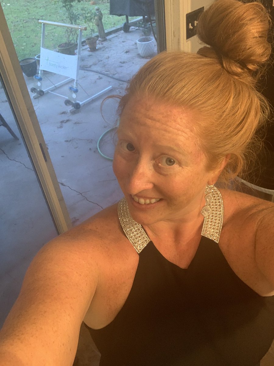 thefemaledaniel's tweet photo. Can pass up the opportunity to wear this rocking dress for the #ArCom2020 awards! (No points awarded for the messy bun or the messy porch though🤨☺️😉) https://t.co/F7Ncq0HxcY