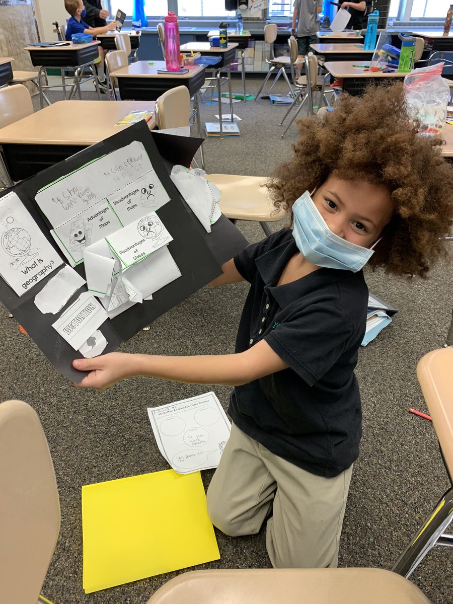 MissyBossardet's tweet photo. Who says you can’t see a smile behind that mask?!! Ms. Moss’ crew was all ears - and masks - for their reading lesson. 💙🦉💙 @OKESOwls @FlaglerTeaching https://t.co/9fH7Hn5I0i