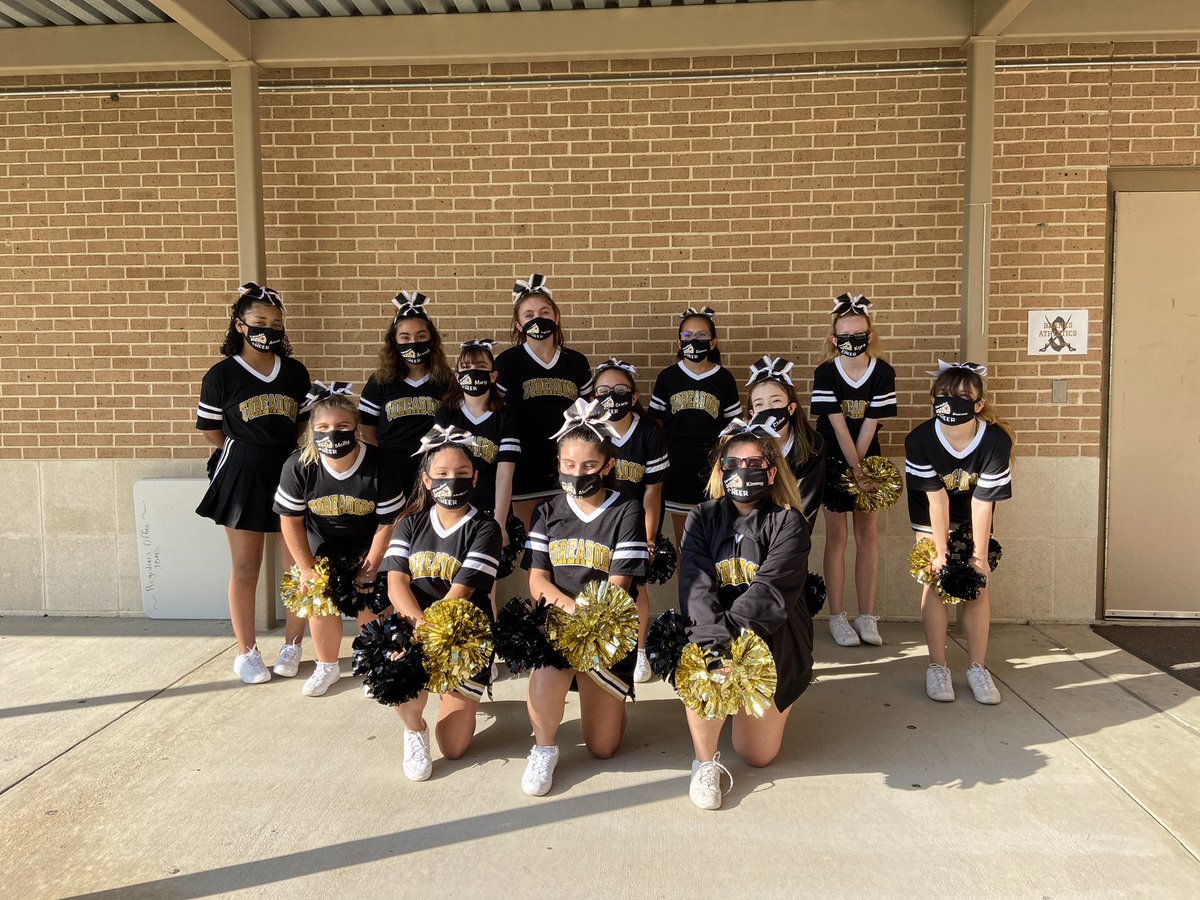 ms_martinez94's tweet image. First game!!! Let’s go JBMS!!! #jbmscheer #toreadors #jbms #werenumber1