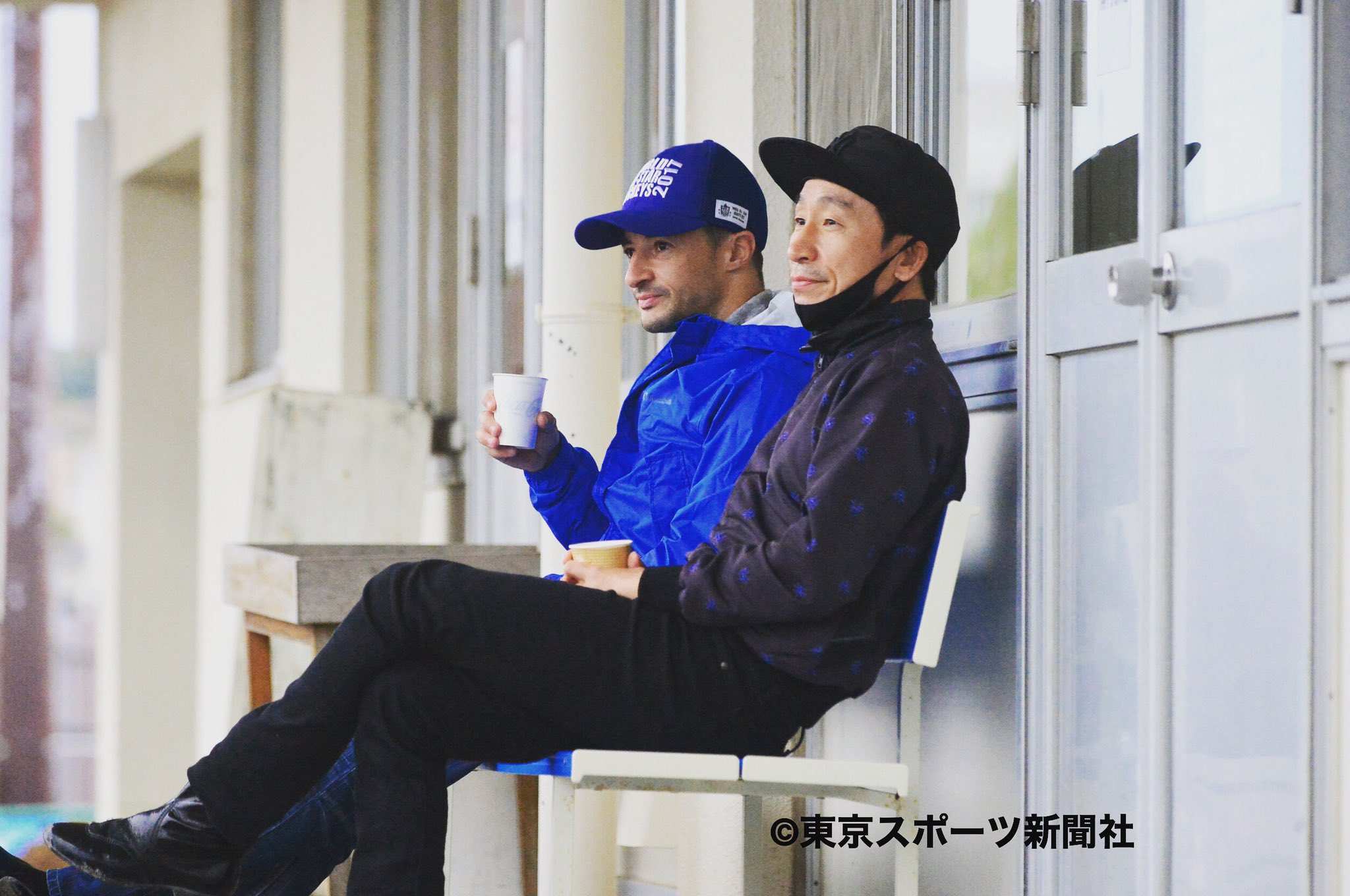 東スポ 写真部 競馬 ２０２０年９月24日 茨城県美浦村 美浦トレセン コーヒータイム 台風来襲でかなり秋めいて来た美浦トレセン G オールカマー ミッキースワロー 菊沢隆徳厩舎 騎乗予定の 横山典弘騎手 フィエールマン 手塚貴久厩舎 騎乗