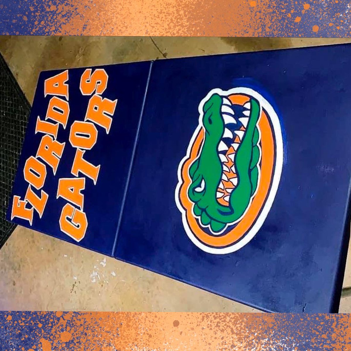 happydesignsjo's tweet image. I wanted the first post to be my most latest project! This table took 14 hours to make and was custom made for my parents who are big Gator fans !! This is the one of many things that can have any custom design created by me #GoGators #DecorativeTable #CustomDesign #HandMade