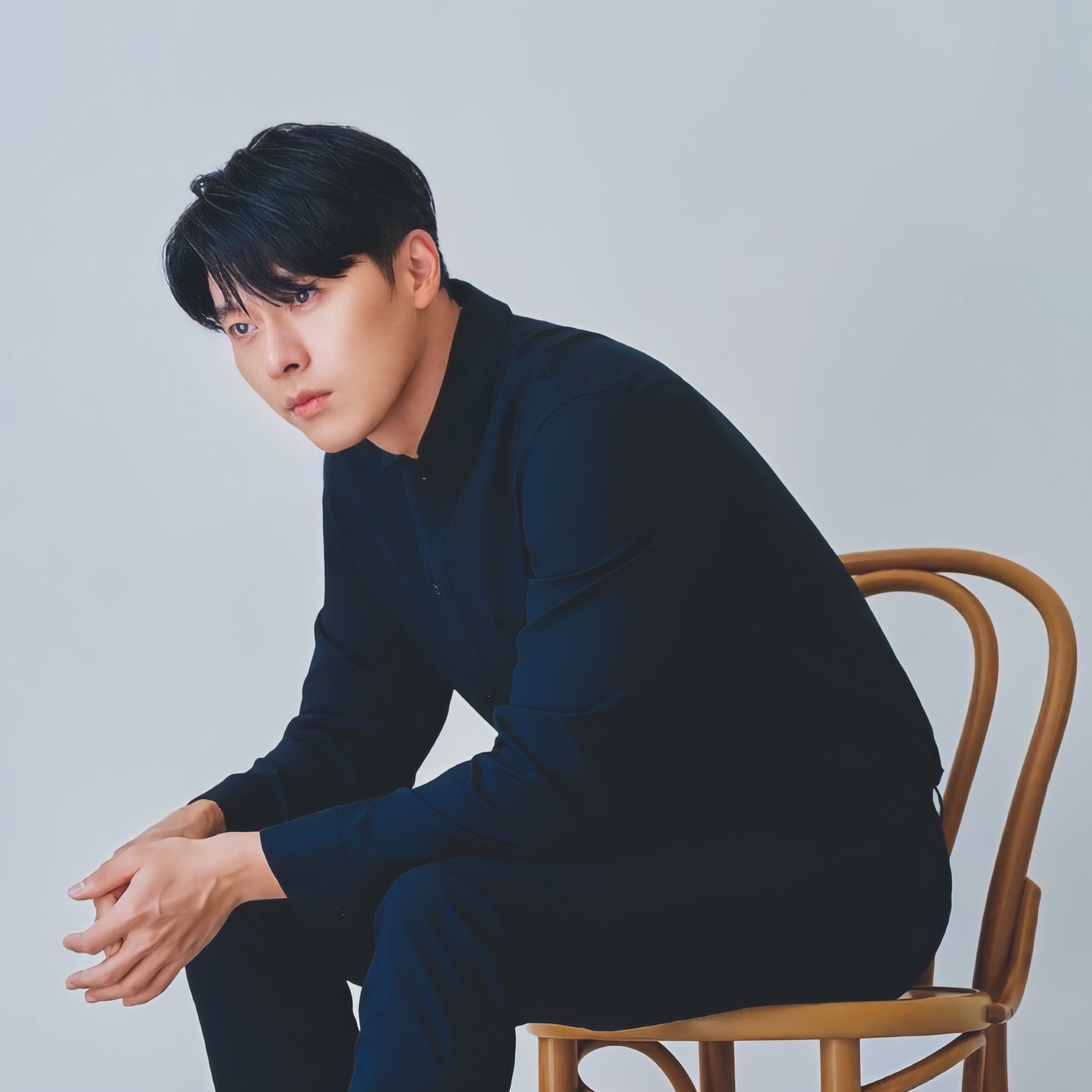            Happy Birthday to the best boy, Hyun Bin    