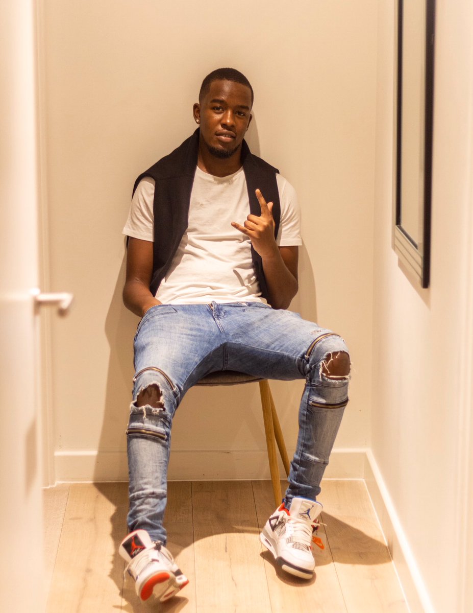 liveinthetee's tweet photo. Thank God for adding another Year, More life to Me 🥂 https://t.co/r9VQ0WStIF