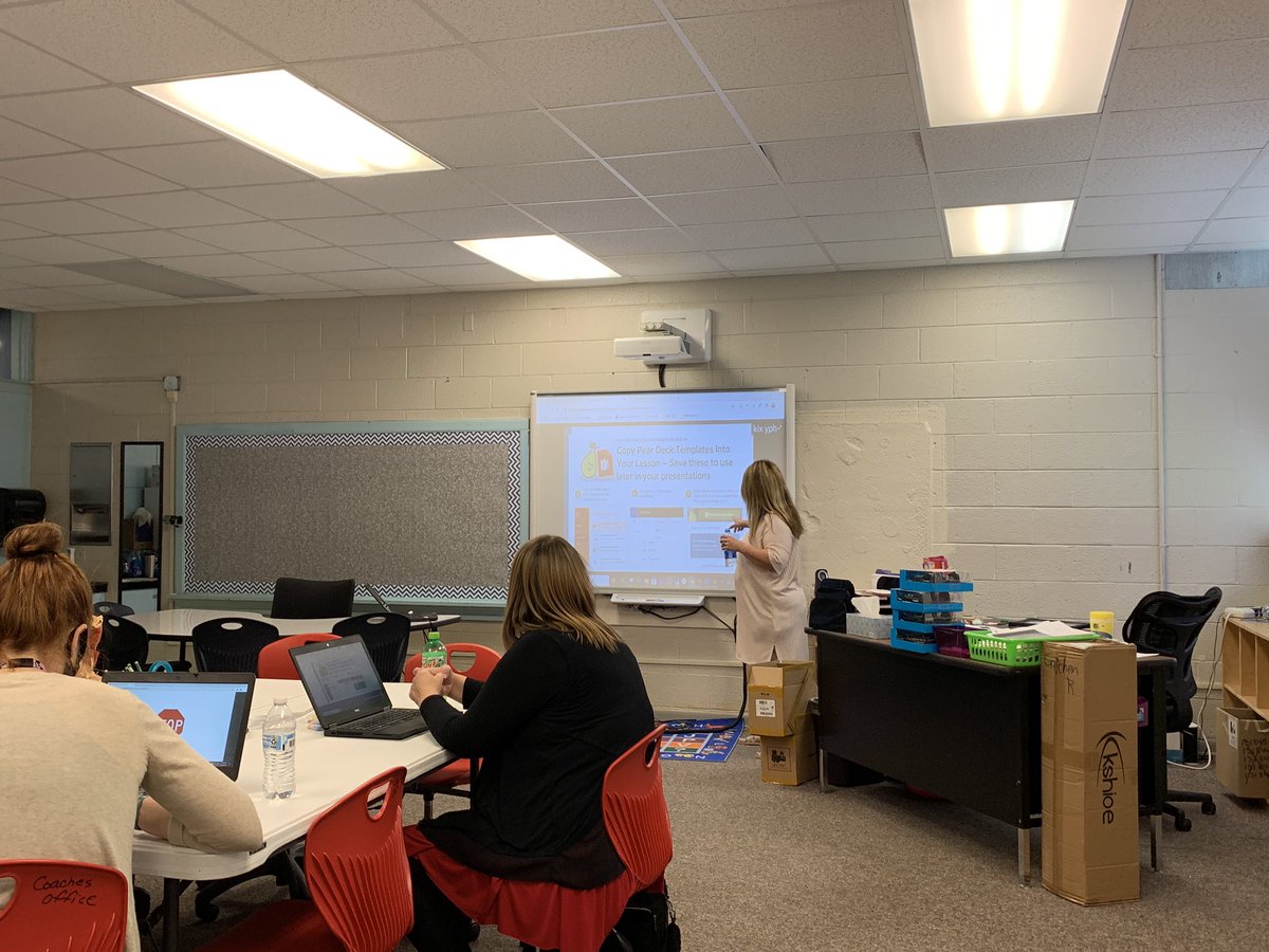 gjrobinson's tweet photo. Loved teaching our #TechTips Sessions today on @PearDeck I can’t wait to see how my Ts rock this tool in their classrooms! #OnslowDLT https://t.co/um9Tp4MbY9
