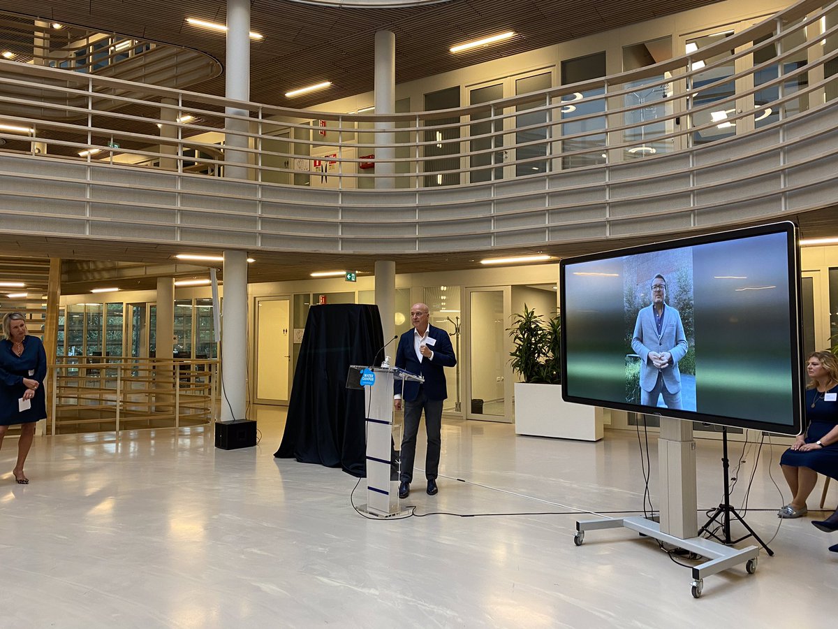 60Heinstein's tweet photo. Congrats @hydraloop with the opening of yr new & expanded office at @Watercampus. With a special message from @constantijn14 about succesful #CES Las Vegas. Mayor @sybrandbuma received a special Frysian limited edition. #water #reuse #TopDutch #TechAdded @WaterAllianceNL @wetsus https://t.co/DKR06G9bkl