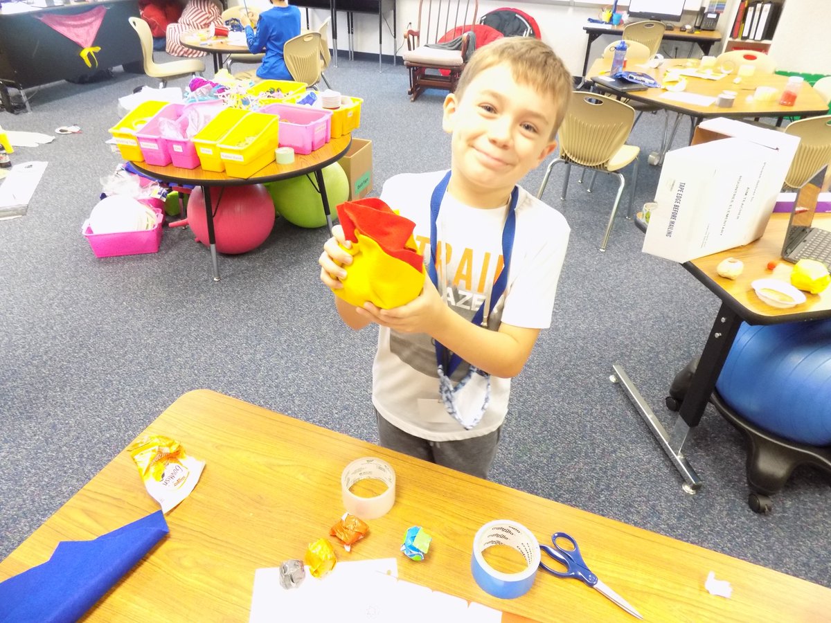 janeklonestars's tweet photo. We had so much fun beginning our new PBL, "Terrestrial Real-Estate!" Of course, we have to start with the space basics first! 😉#solarsystemmodels
@LindseyElem https://t.co/zmJR2eg9wB