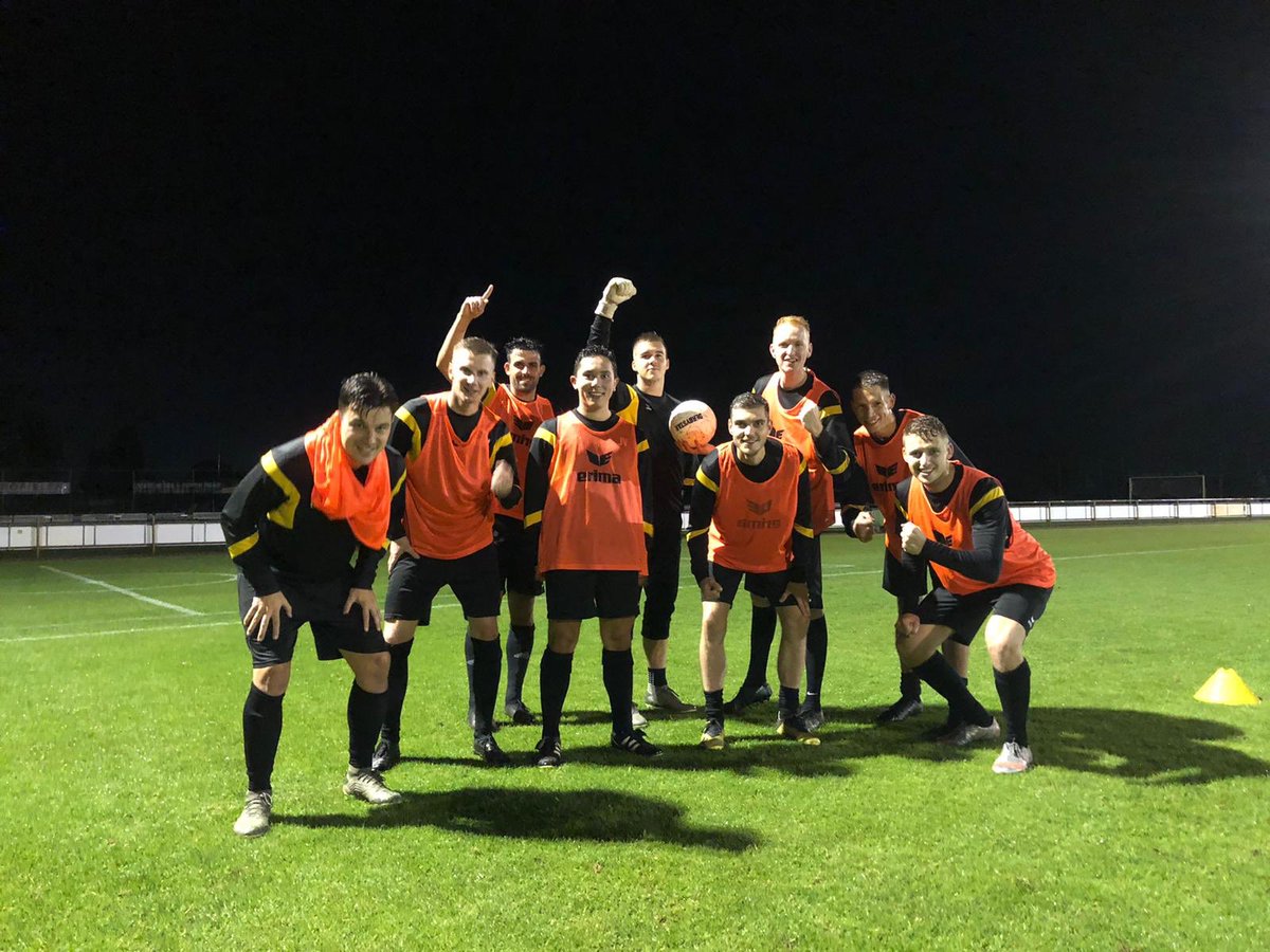 Winnaars van de eerste wedstrijd om de Ebbe Trofee! Wie wint dit seizoen de cup met de grote oren🏆 #Wilhelmina26