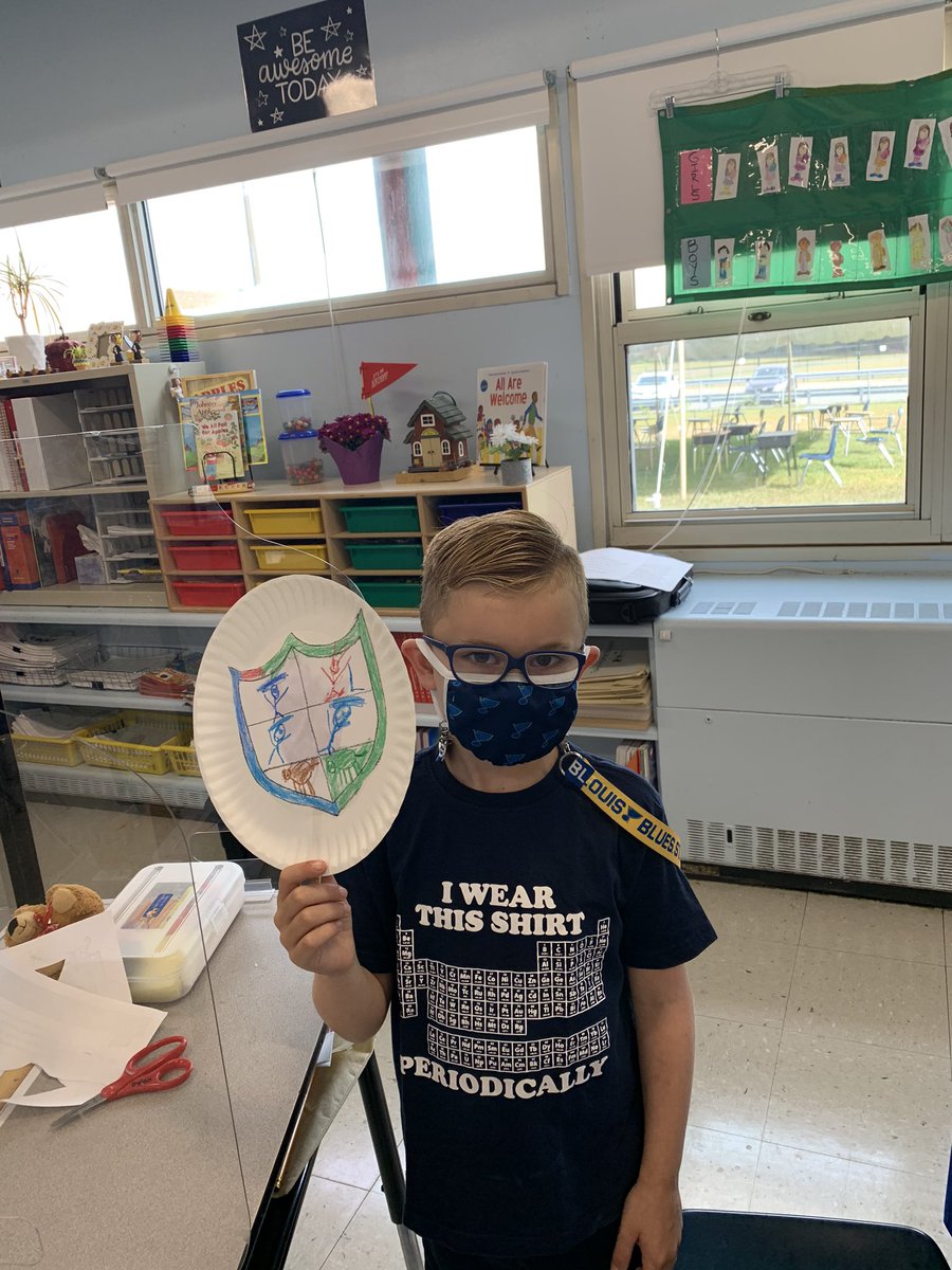 cmottolaking's tweet photo. Drew our coat of arms and got knighted in library today! #leoaghoststory @MacBurnett @ForestLakeWsd #fllibrary https://t.co/oRzWjZSPDy