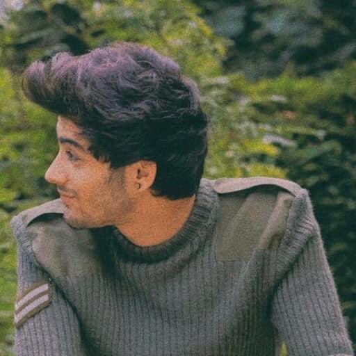 HelloImHiromi's tweet photo. -Yo gritaba "zayn, zayn" pero él nunca vino
-Yo siempre te salvaría louis... 
BETTER IS COMING #better https://t.co/Prs7sbKVsu