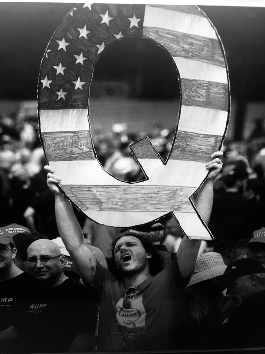 camilocnn's tweet photo. Todo comenzó en EEUU con los mensajes anónimos de alguien que se identificaba con la letra Q. Este jueves en Camilo: QAnon y el “Estado Profundo”. Cuán peligroso podría ser? 9:00 pm hora Miami. https://t.co/j6qglA7eQR