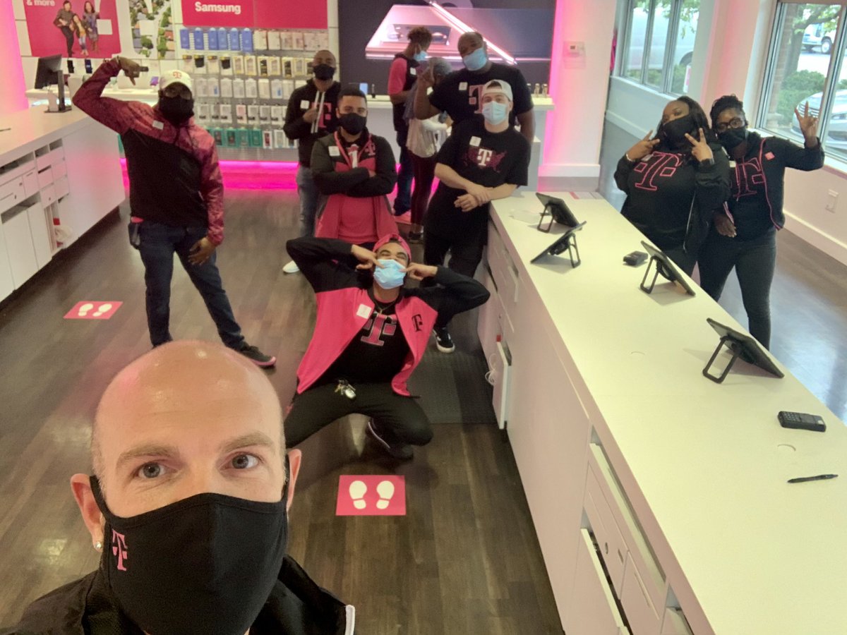 _timothywidener's tweet photo. Always a great time with the legendary Camp Creek team!! These rockstars are all about elevating the game & taking it to the next level!! True #Savages π Catch βem if you can! @staylor0515 @HollyJoyRamos @bnash001 @TracyNolan_ #OneTMOSouth #SavageNation https://t.co/7P8qemSLOT