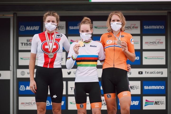 Stunning performance by both <a href="/emvandijk/">E.M. van dijk</a> and <a href="/annavdbreggen/">Anna van der Breggen</a> at the World Championships! Anna is crowned the new ITT World Champion🌈 
📷 <a href="/velofocus/">velofocus</a>
#powereveryride