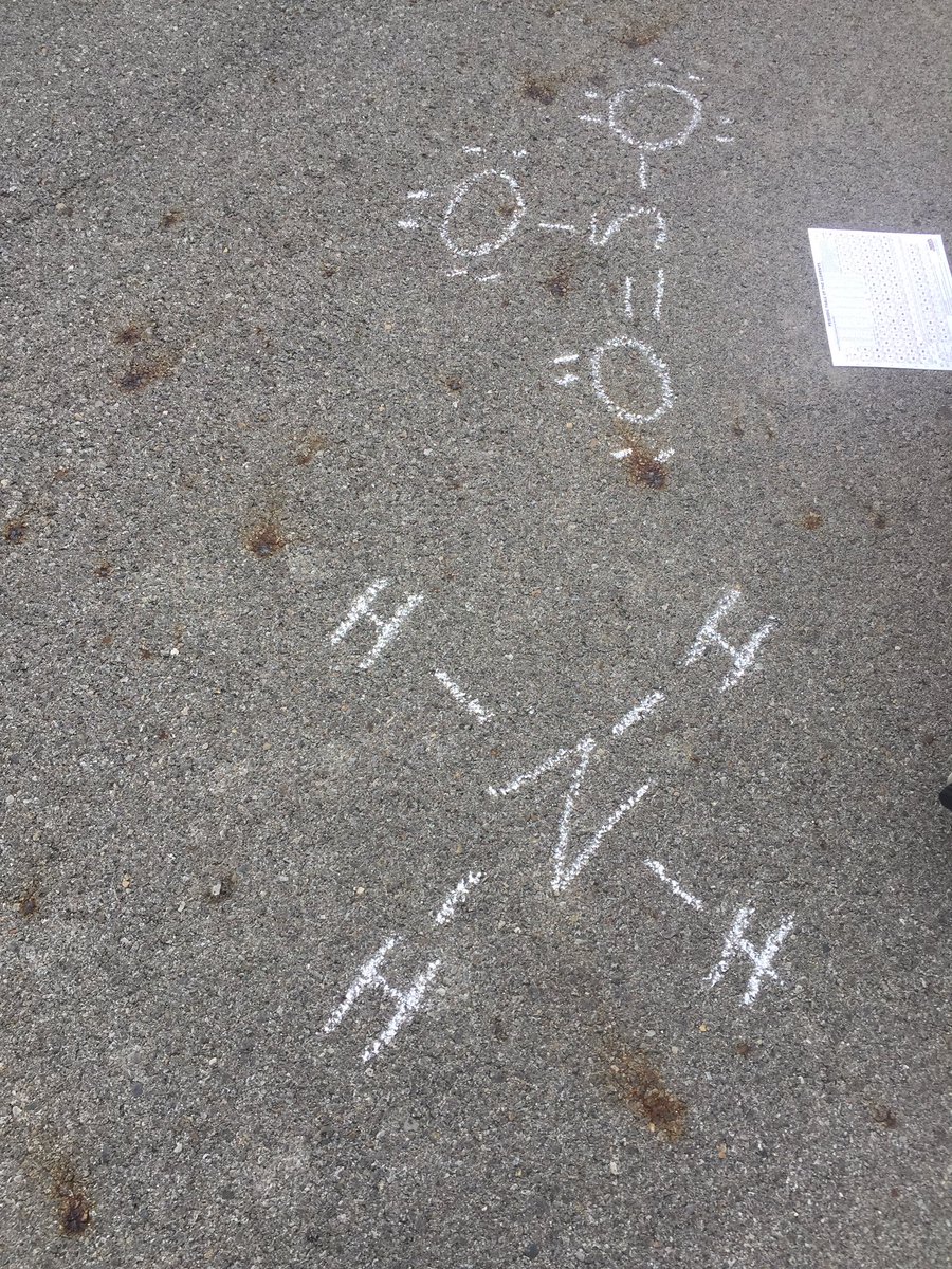 BloomBonnie's tweet photo. #sociallydistancedscience @DavidsonHS #apchem https://t.co/VdtRrlODpi