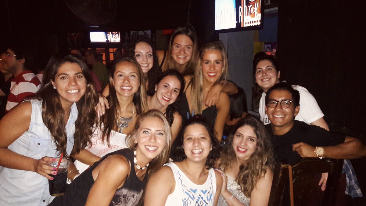 Belenramirezp's tweet photo. “Un fernet más y nos vamos” 👍🏼 https://t.co/i9dEfo9Eqv