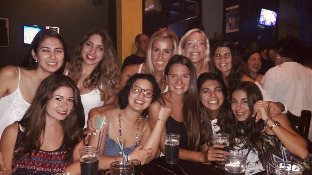 Belenramirezp's tweet photo. “Un fernet más y nos vamos” 👍🏼 https://t.co/i9dEfo9Eqv