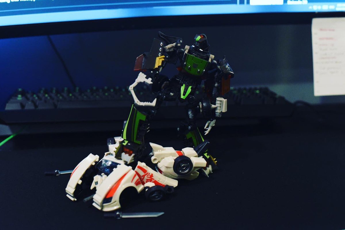 tkrenoa's tweet photo. DEADLOCK, Megatron is displeased. 

#lockdown #transformers #hasbro #drift #autobot #decepticons #transformersidw #idw #transformersdrift #transformerslockdown #トランスフォーマー https://t.co/YmmCD34c2F