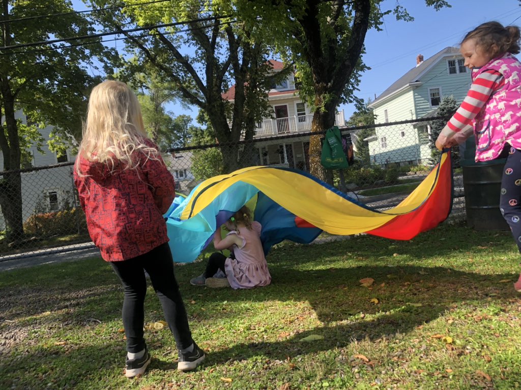 Jackieinwd's tweet photo. Beautiful moment to capture ❤️J was explaining her idea on how to take turns to other children when she realized that there was a problem. #powerofuninterruptedchildledplay #letthemsolve #capablechildren #nspreprimary @Tupper1930 https://t.co/XcW8n42at6
