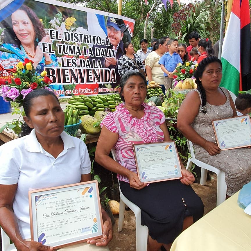 MINIMNicaragua's tweet photo. Ministerio de la Mujer realiza  la segunda Feria Comunitaria  "Mujeres por la Vida" #OrgulloPatrio con familias de la comunidad indígena Slilmalila y mujeres productoras, emprendedoras y brigadistas de salud, en El Tuma, La Dalia,  Matagalpa.  🙋🏽🤰🏽👩🏽‍🦳
#2021PatriaBenditaYLibre https://t.co/onnJEEdoHZ