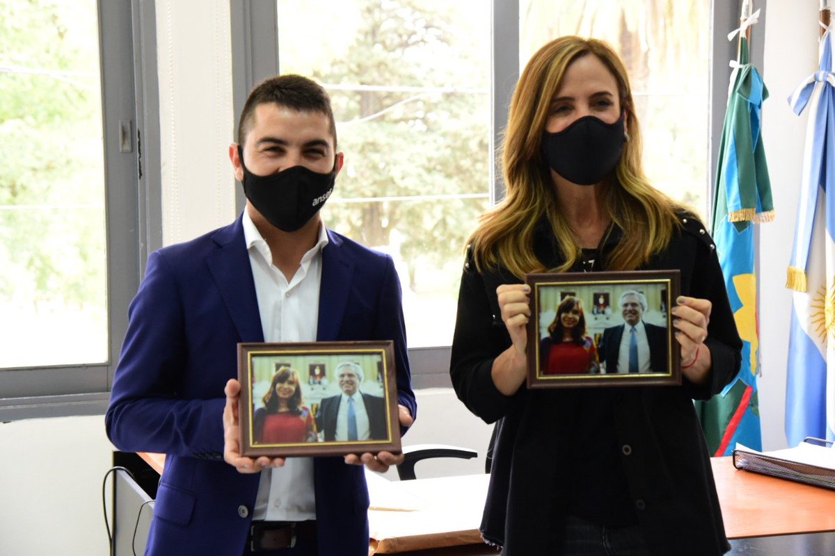 vtolosapaz's tweet photo. Estuvimos en @ansesgob #UDAI #LaPlata 2 junto a Juan Díaz, Alfredo Díaz, y Sigrid Arenas, recorriendo las instalaciones de uno de los organismos más importantes en esta pandemia, dada su cercanía con las familias.
#ArgentinaUnida https://t.co/7dxamBoXzw